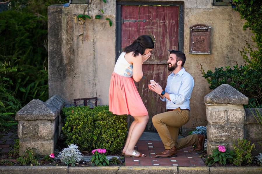 Guy proposing in St. Augustine