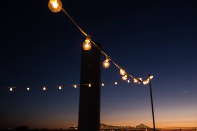 BISTRO STRING LIGHTING