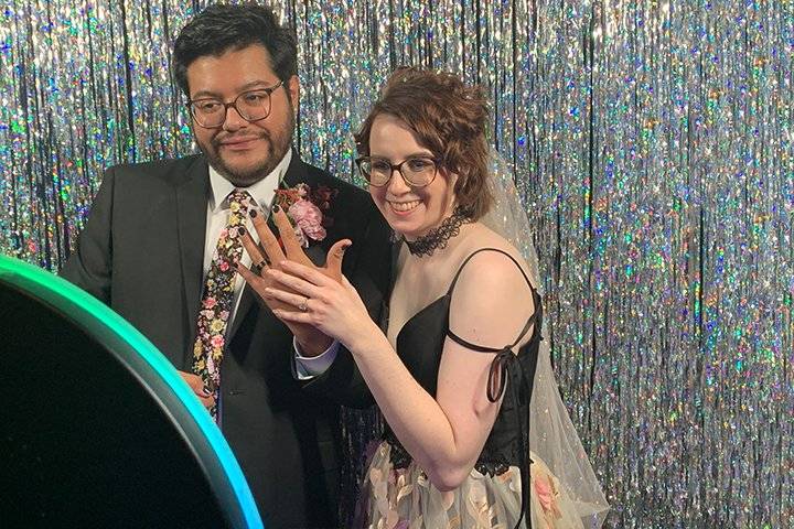 Wedding Photo Booth Couple