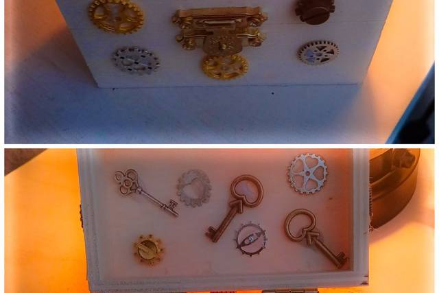 Carrie's Creations & Anointed Peaces