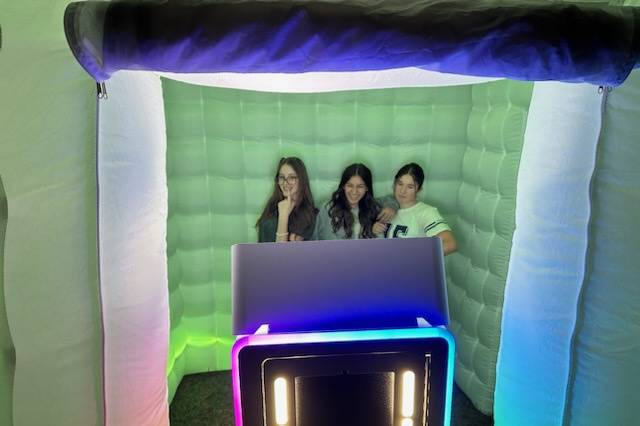 Cube Booth