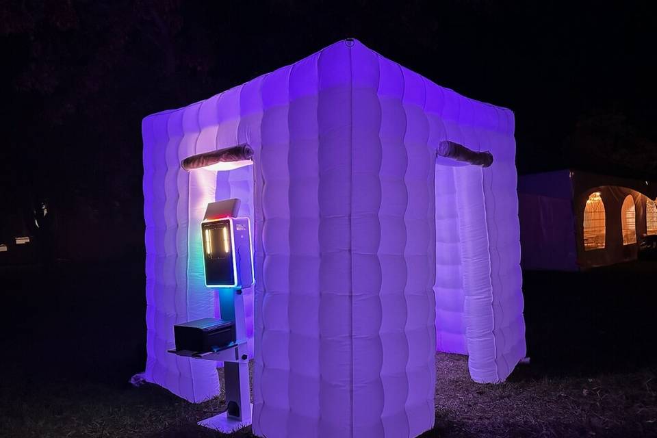 Cube Booth