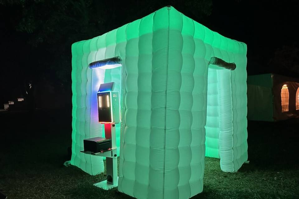 Cube Booth