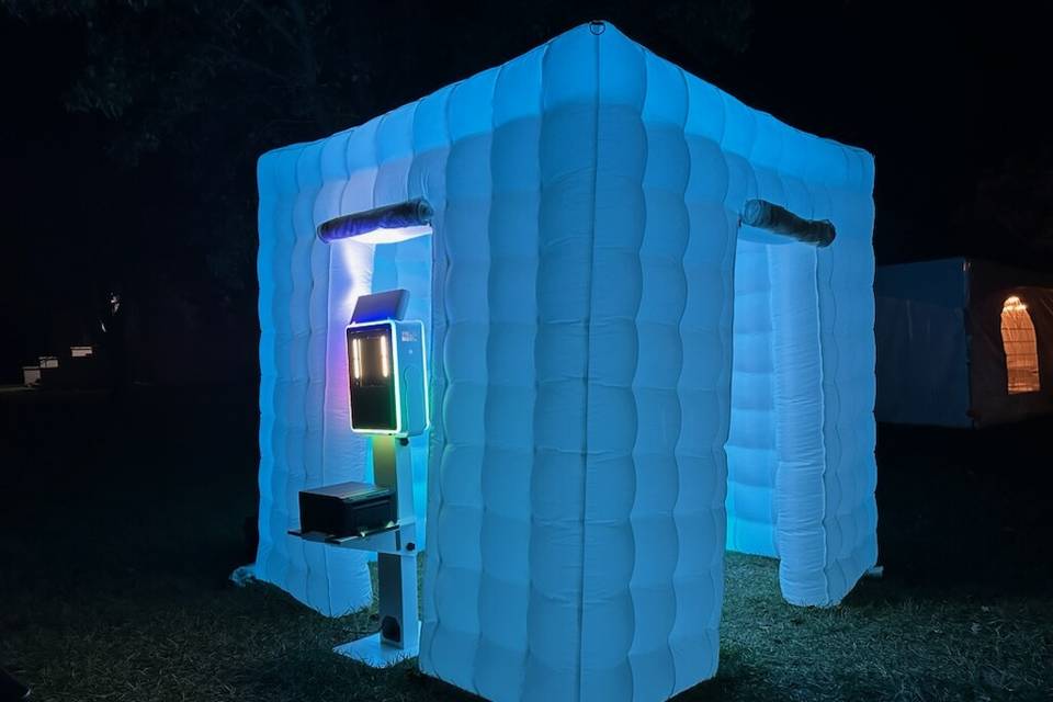 Cube Booth