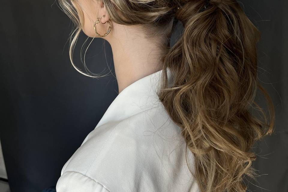 Textured ponytail