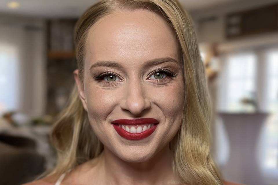 Natural glam for bride