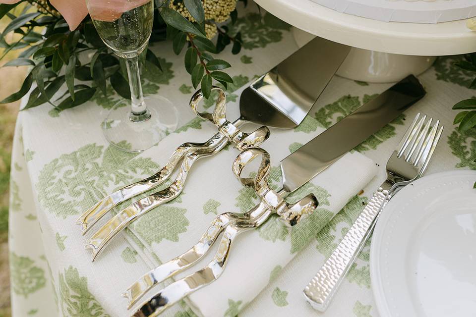 Cake & Floral Wedding Details