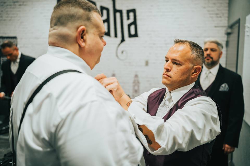1776 Photography -Grooms Suite