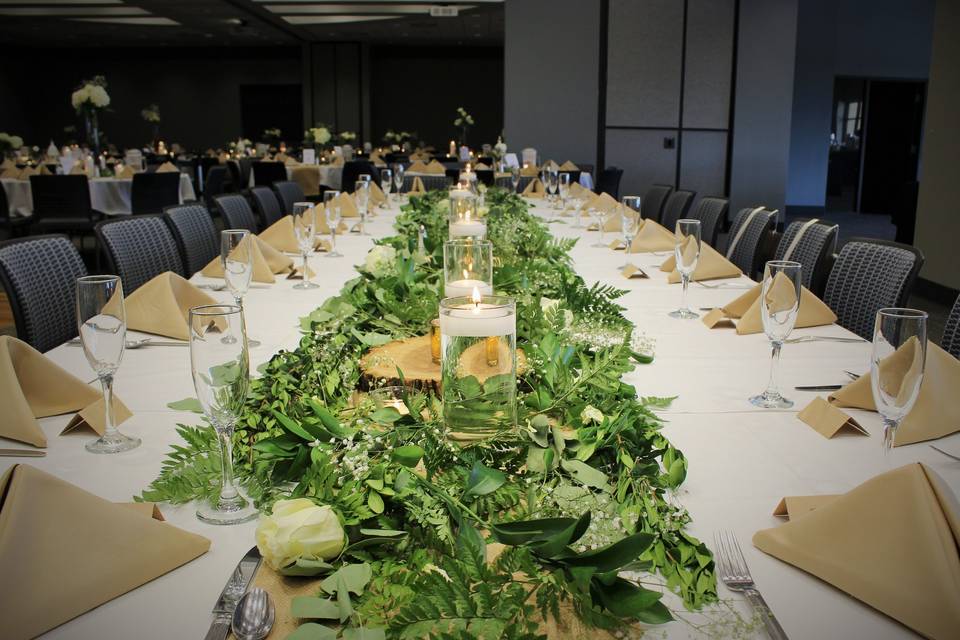 Head table arrangement