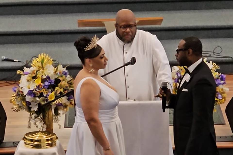 Groom sharing his vows