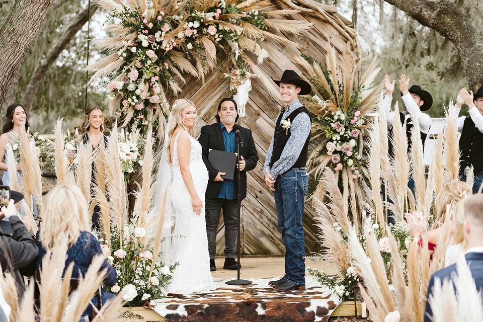 Rustic Wedding Bending Branch