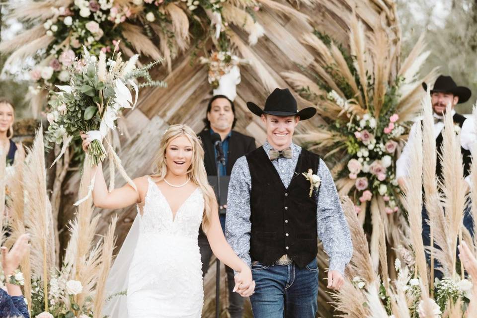 Rustic Wedding Bending Branch