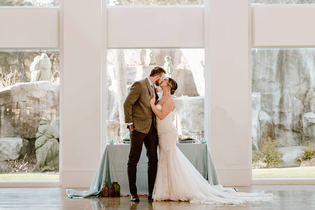 Dallas Oasis - Reviews, Photos & Deals 2026 - Red Oak, TX - WeddingWire