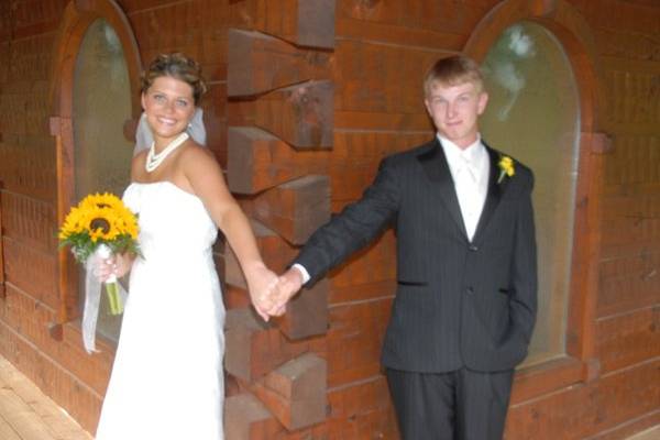 Gatlinburg's Little Log Wedding Chapel