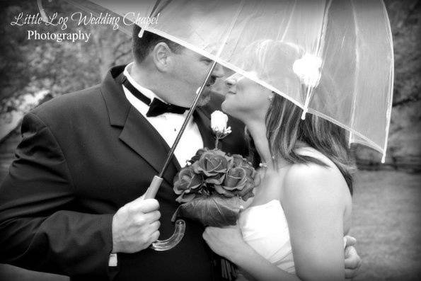 Gatlinburg's Little Log Wedding Chapel