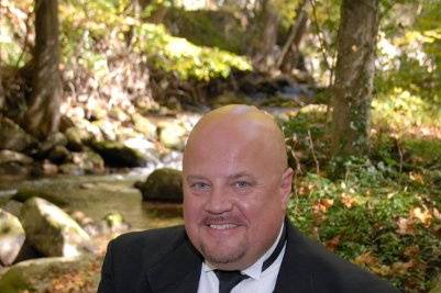 Gatlinburg's Little Log Wedding Chapel