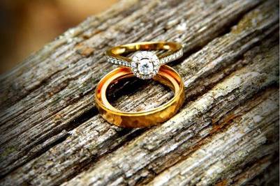 Gatlinburg's Little Log Wedding Chapel