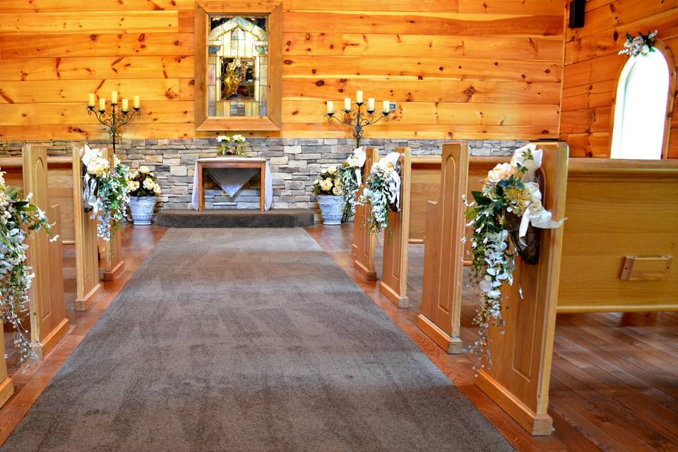 Gatlinburg's Little Log Wedding Chapel