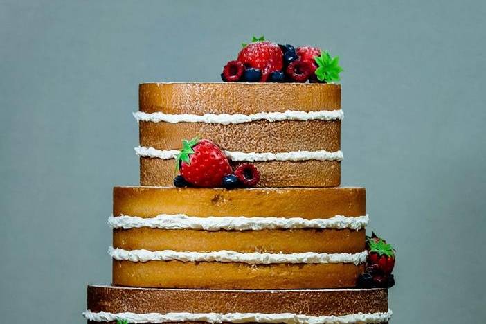 Naked cake with fruit