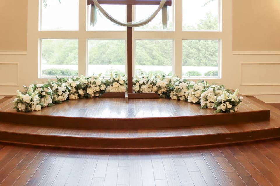 Ceremony low arch with cross