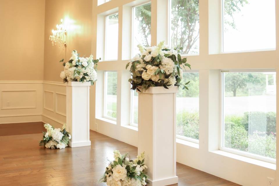 Ceremony pedestal faux florals