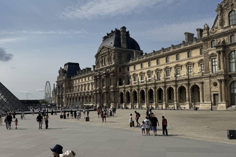 Experience the Louvre