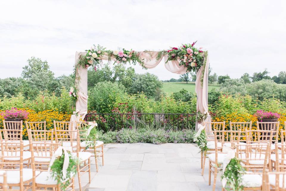 Floral arch decor