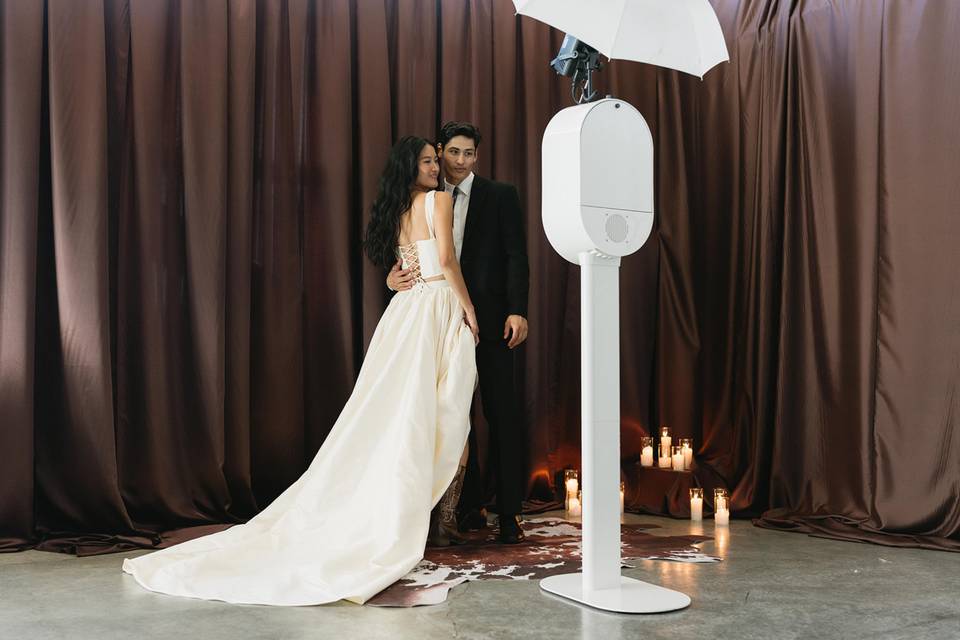 Modern whitefphoto booth setup