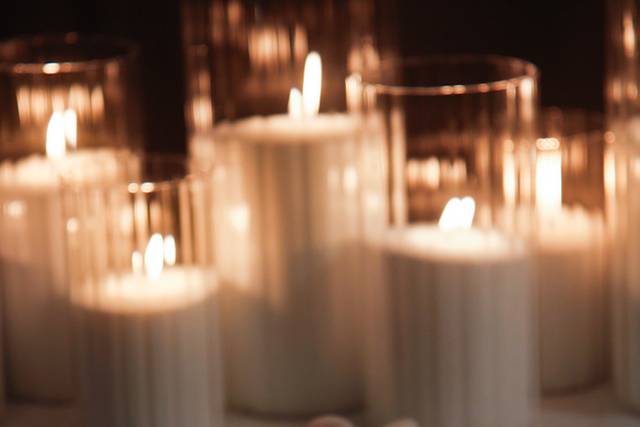 Granulated wax pillar candles