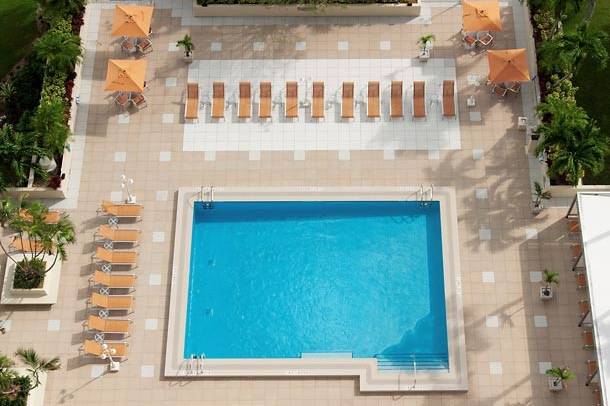Courtyard by Marriott Coconut Grove pool