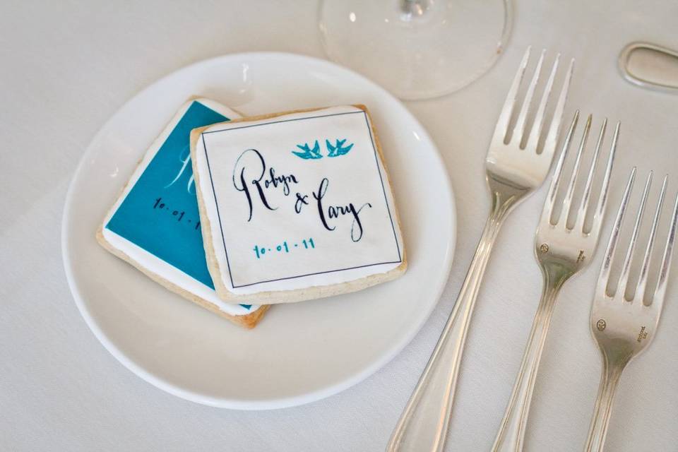 Cookie place cards, made in collaboration with Modern Bite Bakery