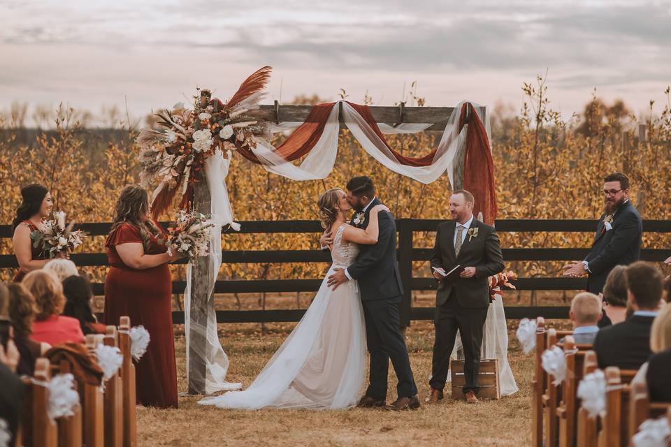 Fall weddings are gorgeous!