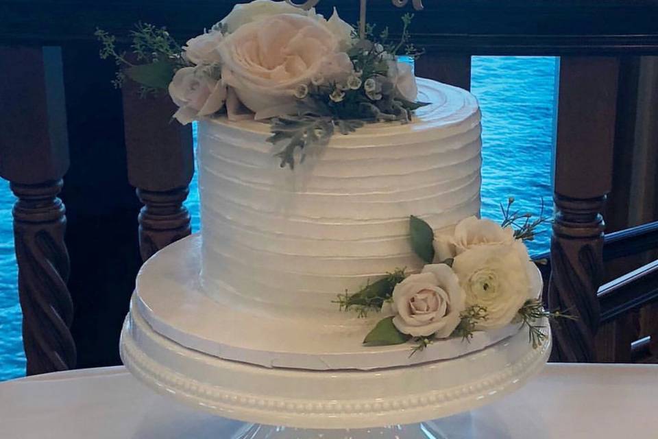 Combed Buttercream Cake w/ Fresh Floral