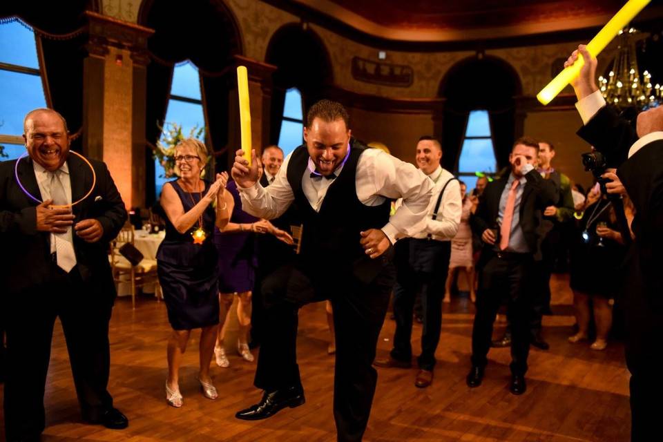 Groovin' Groom