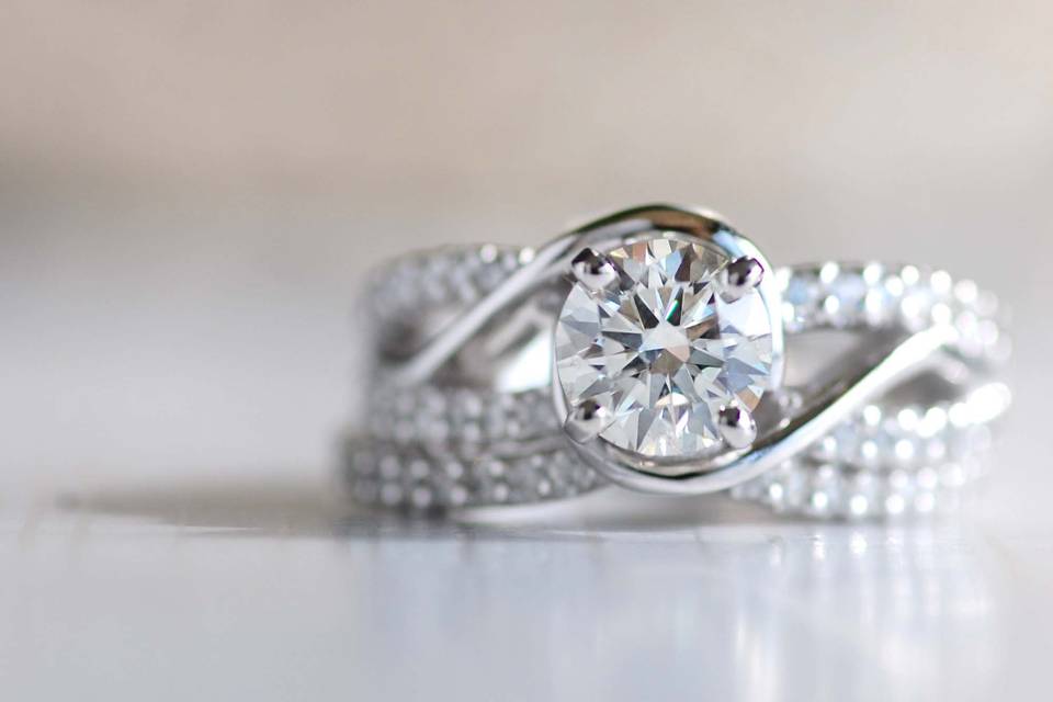 By-pass engagement ring