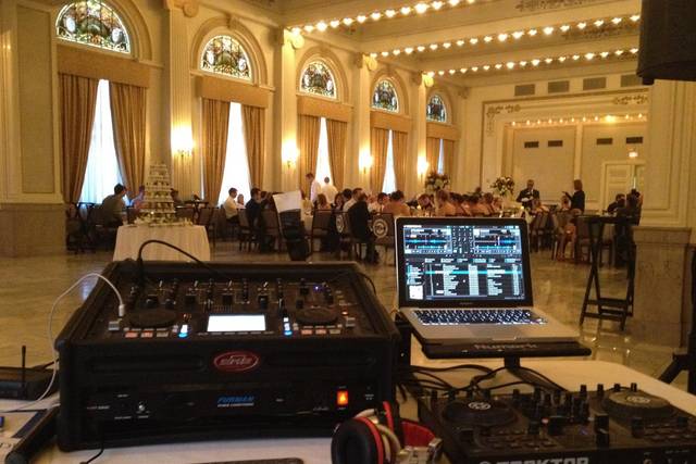 Main Event DJ Service