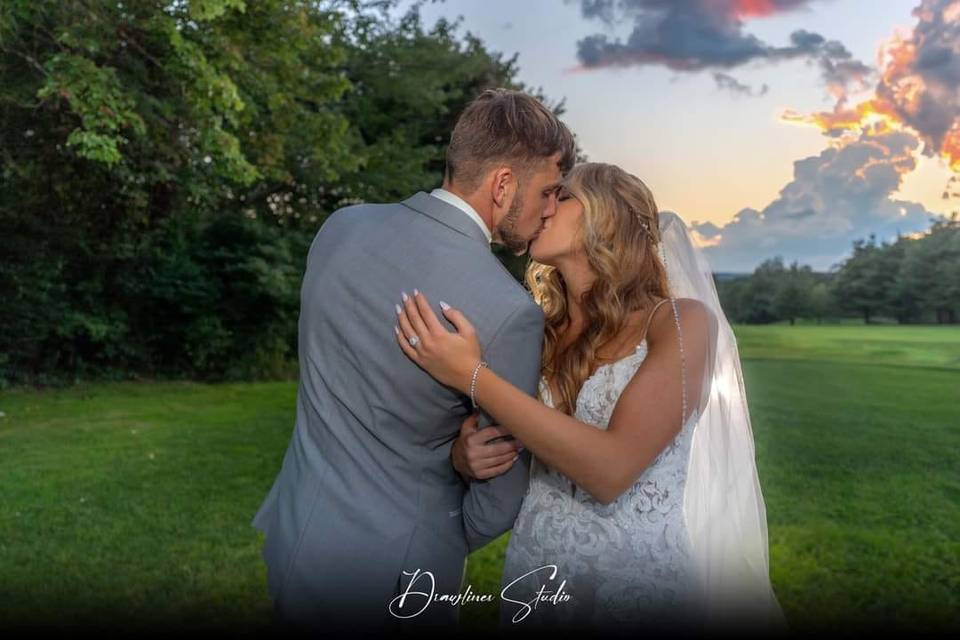 Www.drawlinesstudio.com