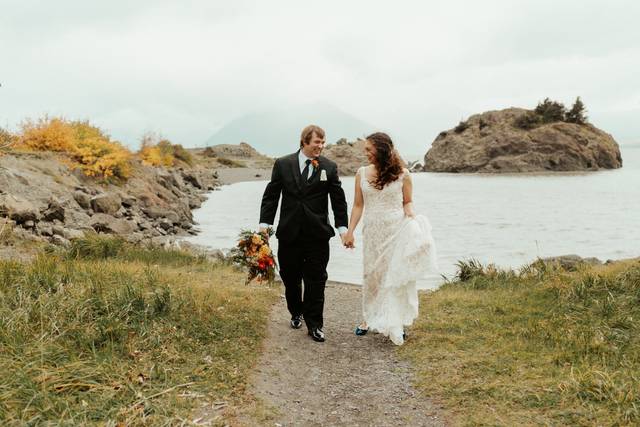Bride and groom - bridal flora