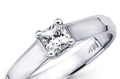 JD117
14K White Gold Diamond Solitaire Ring
$495.00 (0.40 ct.)
$680.00 (0.50 ct.)
$2,700.00 (1.00 ct.)
$3,690.00 (1.25 ct.)
$4,250.00 (1.35 ct.)
Category : Diamond Ring
Type : Solitaire Engagement Ring
Metal : 14K White Gold (18K & Platinum also available)
Diamond Information
- Carat Weight : 0.40 ~ 1.35 Carat
- Diamond Shape : Princess
- Diamond Color : Average G/H
- Diamond Clarity : Average SI