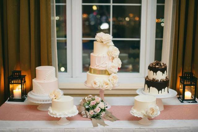 Val Wedding Cake - Rashmi's Bakery