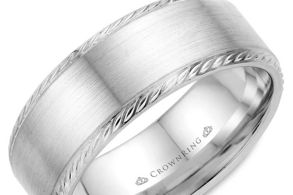 WB-011R8WAn elegant men's wedding band with a brushed center and rope detailing on the edges will highlight your special day.METAL: WhiteWIDTH: 8mmOther Availability: This ring is available in 10K, 14K, 18K (White, Yellow & Rose gold), Platinum & Palladium.