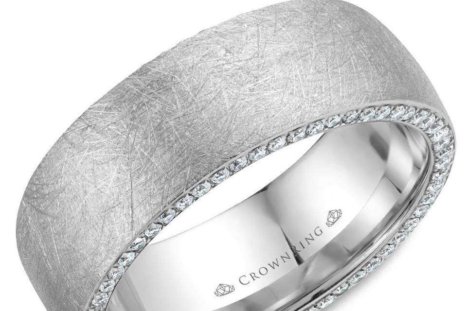 WB-022D8WA stylish diamond brushed wedding band in white gold with 118 round diamonds on the sides will symbolize your neverending bond.METAL: WhiteWIDTH: 8mmStone Setting: Micro PaveStone Type: DiamondStone Shape: RoundNumber of stones: 118Clarity: GH Sl1Total carat Weight: 0.75ctOther Availability: This ring is available in 10K, 14K, 18K (White, Yellow & Rose gold), Platinum & Palladium.
