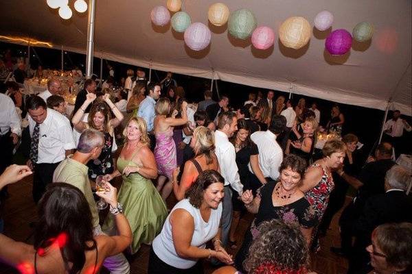 The guests on dance floor area