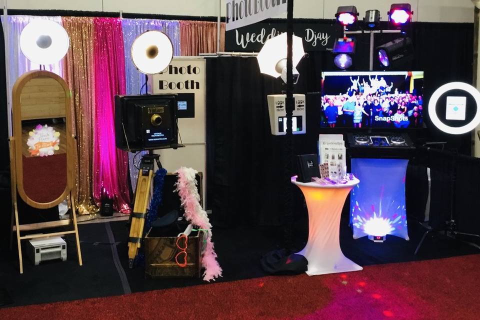 Photo Booth Near Me - The Ultimate Solution to Your Needs