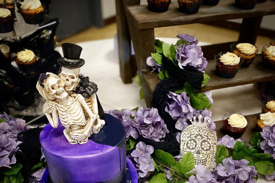 Cute 'n' Spooky Coffin Cakes – The Vintage Woman