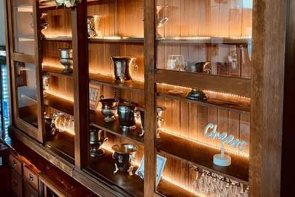 Apolonia Lounge Antique Bar
