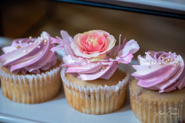 Floral Buttercream Cupcakes