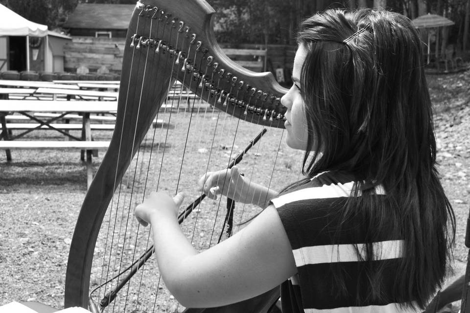 Emily Oskins, harpist