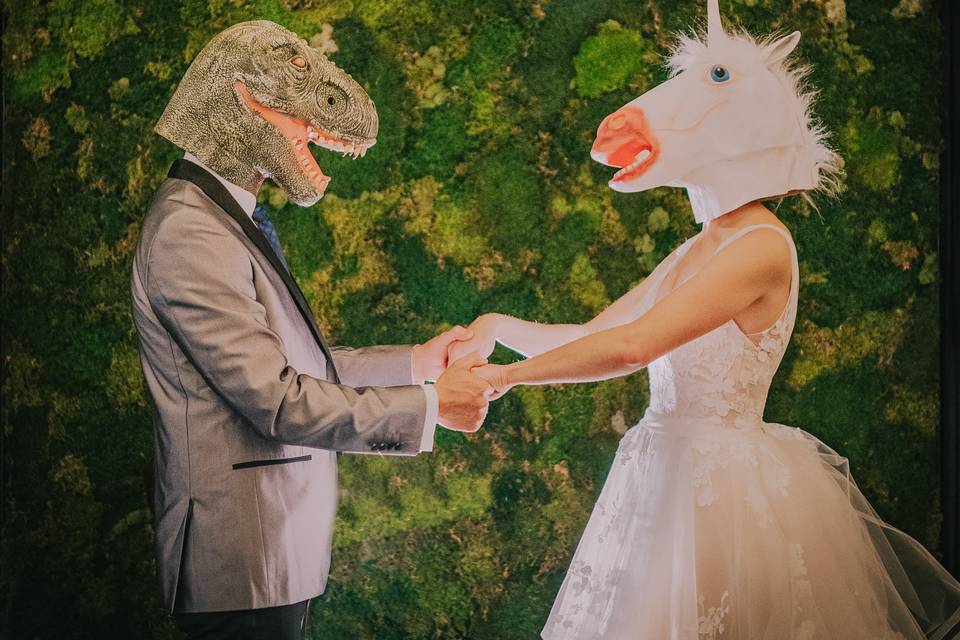 Fun wedding couple