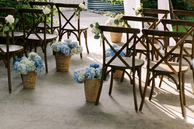 Outdoor micro wedding setup
